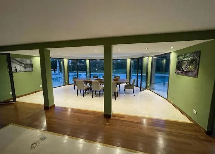 Family Perfectly Located *