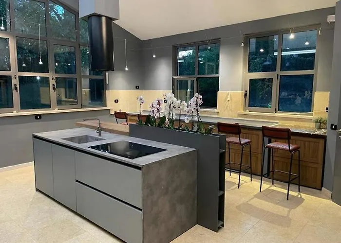 Family Perfectly Located רומא